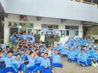 Tingkatkan Kedisiplinan, SMP Boarding School Putra Harapan Gandeng KODIM 0701 Banyumas dalam Latihan PBB