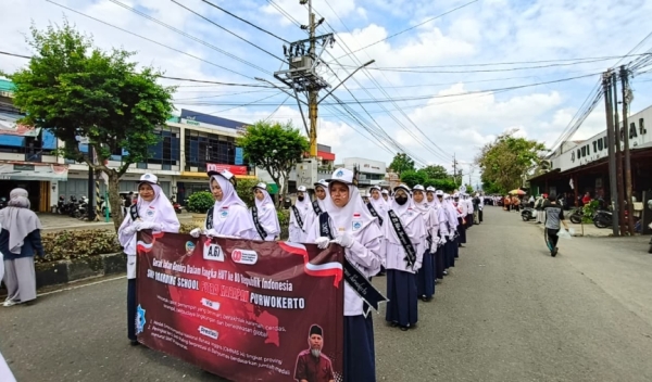 SMP Boarding School Putra Harapan Ikuti Gerak Jalan Gembira Kabupaten Banyumas 2025
